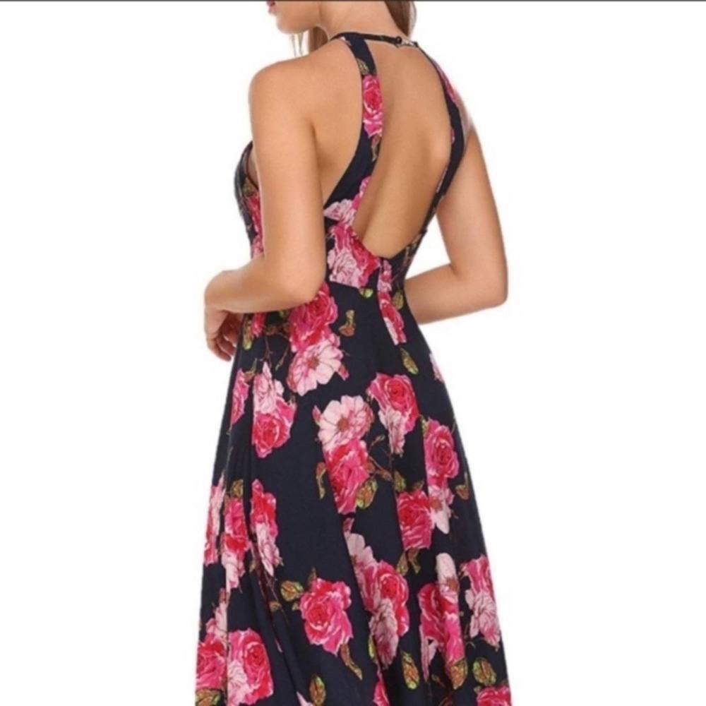 Sleeveless Halter Neck Dress - Picture 4 of 7